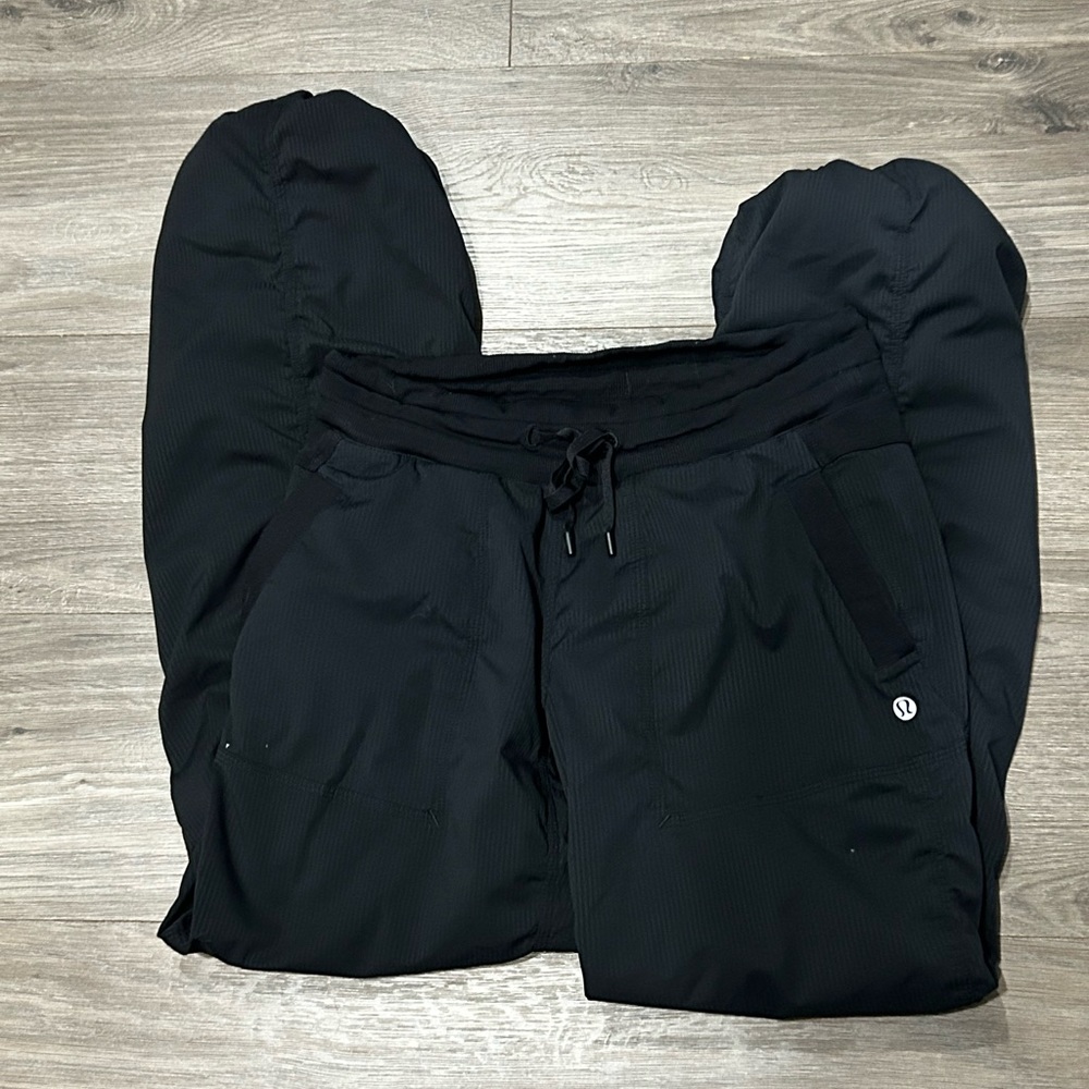 Lululemon size 6 black pants